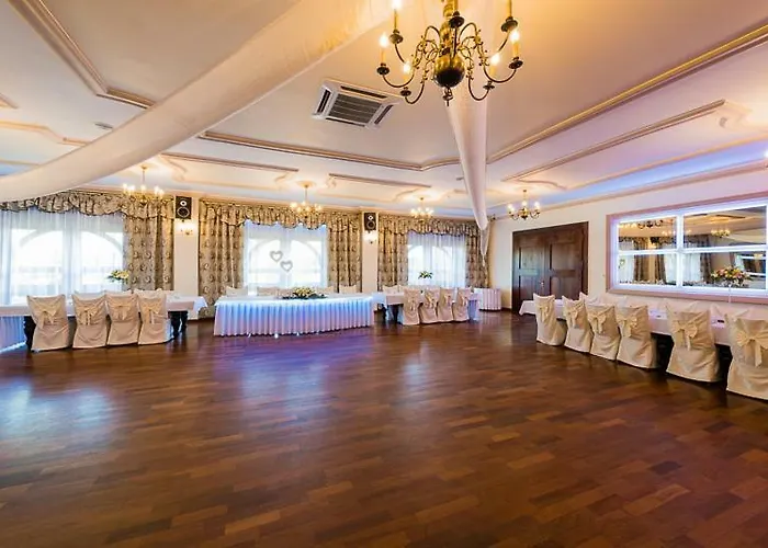 Dworek Staropolski 2* ポズナン