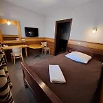 Dworek Staropolski بوزنان