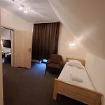 شقة فندقية Dworek Staropolski 2*