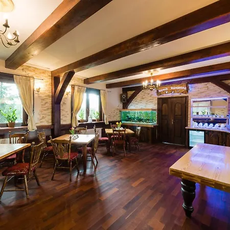 Dworek Staropolski Aparthotel 2*