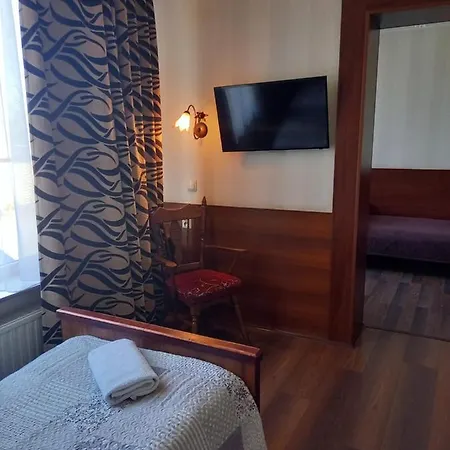 Hotel apartamentowy Dworek Staropolski