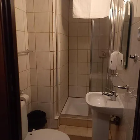 Aparthotel Dworek Staropolski 2*