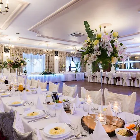 Dworek Staropolski 2* Poznań