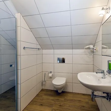 Hotel apartamentowy Dworek Staropolski 2*