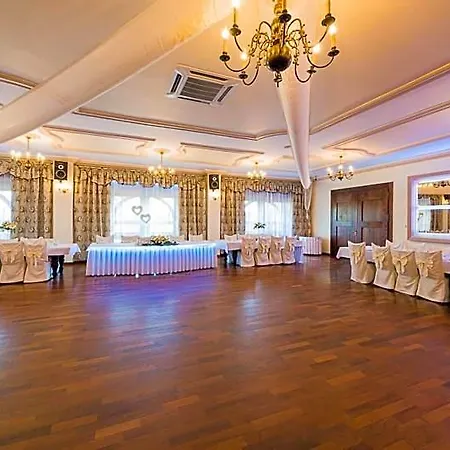 Dworek Staropolski Aparthotel