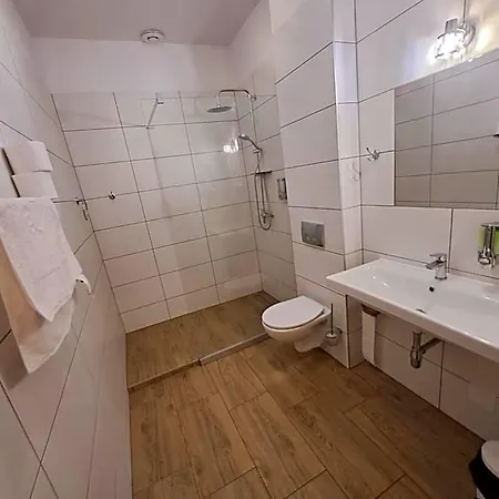 Aparthotel Dworek Staropolski 2*