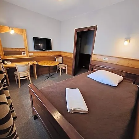 Dworek Staropolski Aparthotel