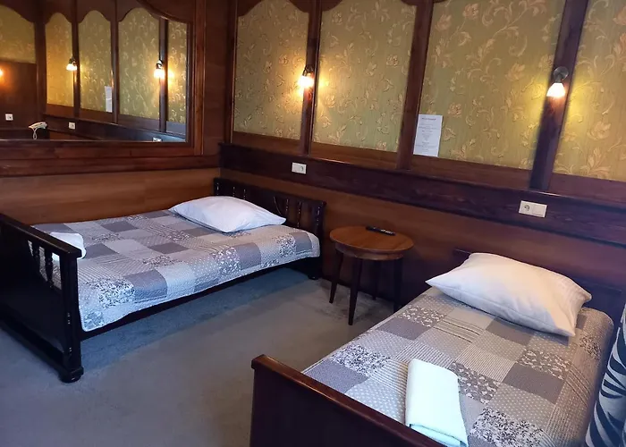 Aparthotel Dworek Staropolski 2*