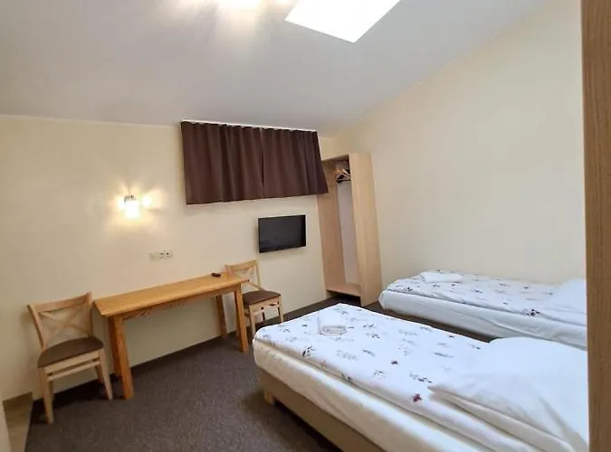 Dworek Staropolski Aparthotel 2*